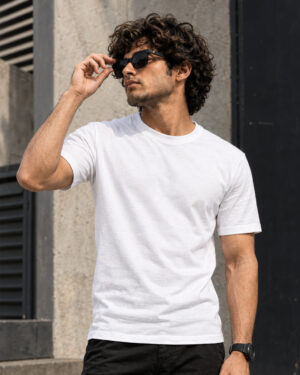 Alternative view of Plain T-shirt By The Chhapai
